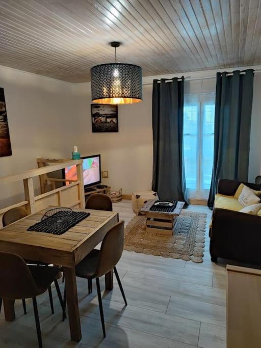 Appartement Chez Marie Et Aymeric Bages  Exterior foto