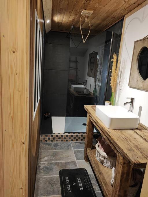 Appartement Chez Marie Et Aymeric Bages  Exterior foto